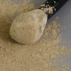 Пудра компактная Sativa Минеральная пудра-основа биомная тон 7.03 Beige Sand (5г) — фото 5